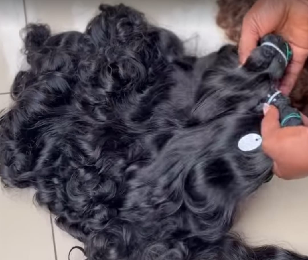 PREMIUM REMY DOUBLE DRAWN WEFT HAIR.
